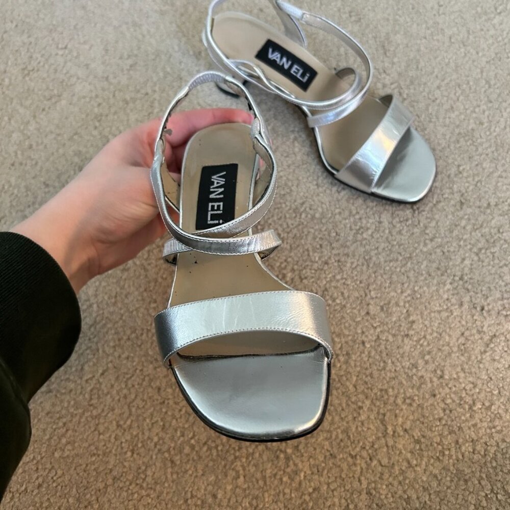 Vaneli silver heels - Picture 4 of 4